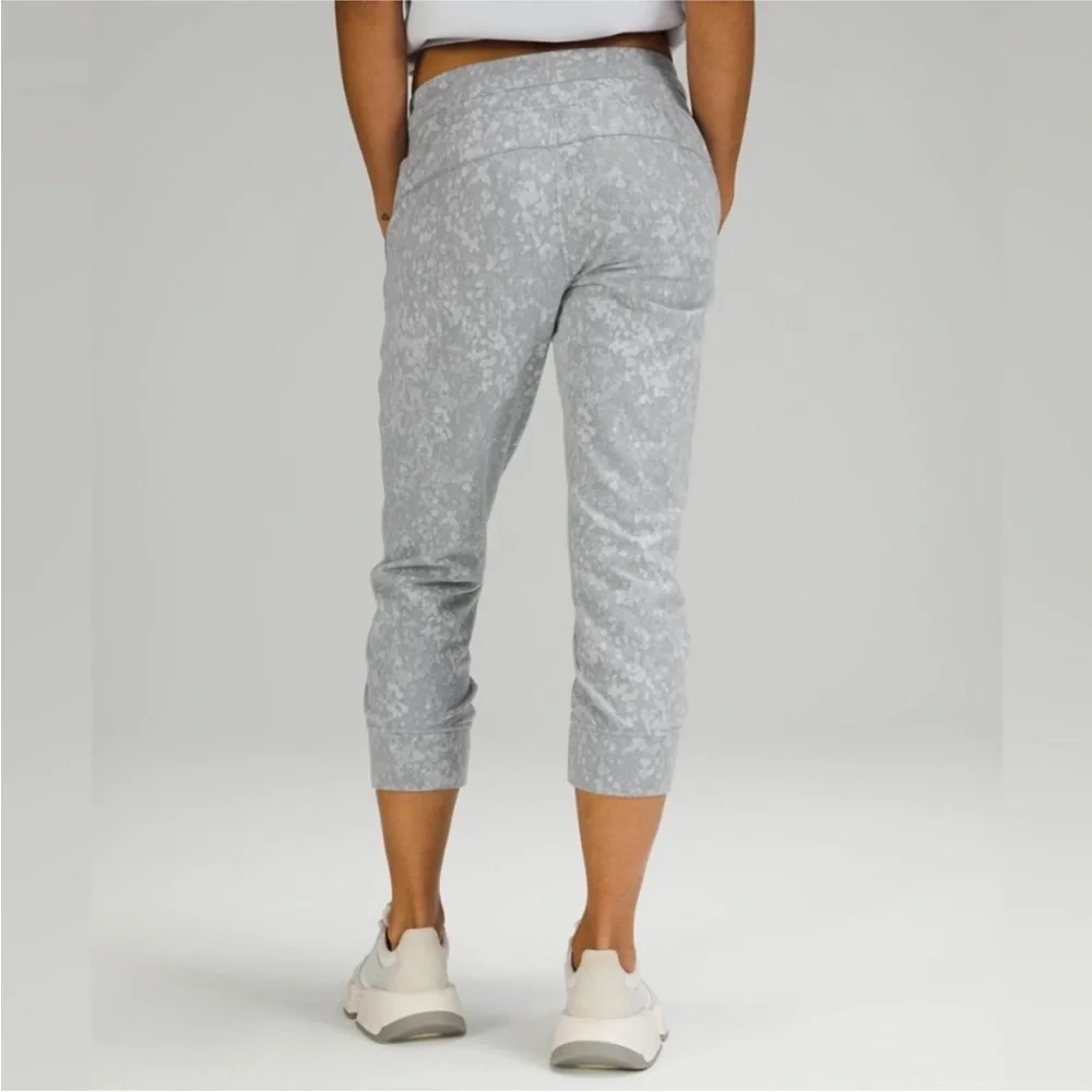 Lululemon Ready to Rulu Jogger Crop Pants Size 4 - Picture 3 of 15